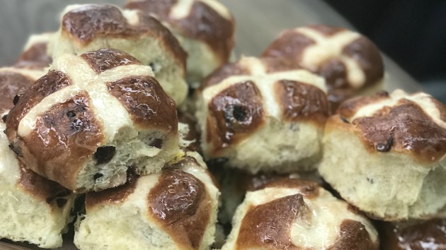 ely hot cross buns recipe